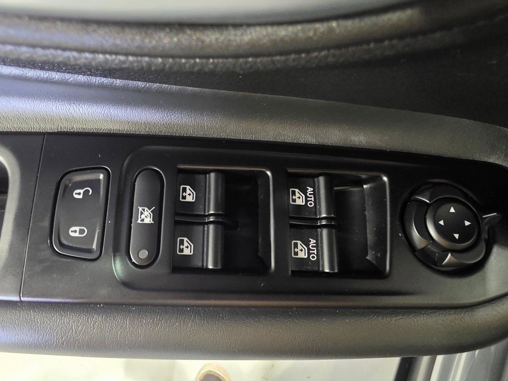 Used 2020 Jeep Renegade Altitude image 18