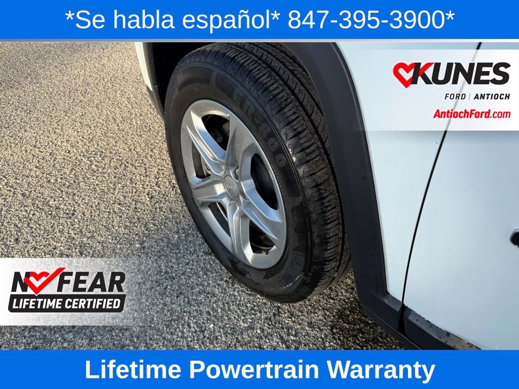 Used 2024 Jeep Compass Latitude image 10