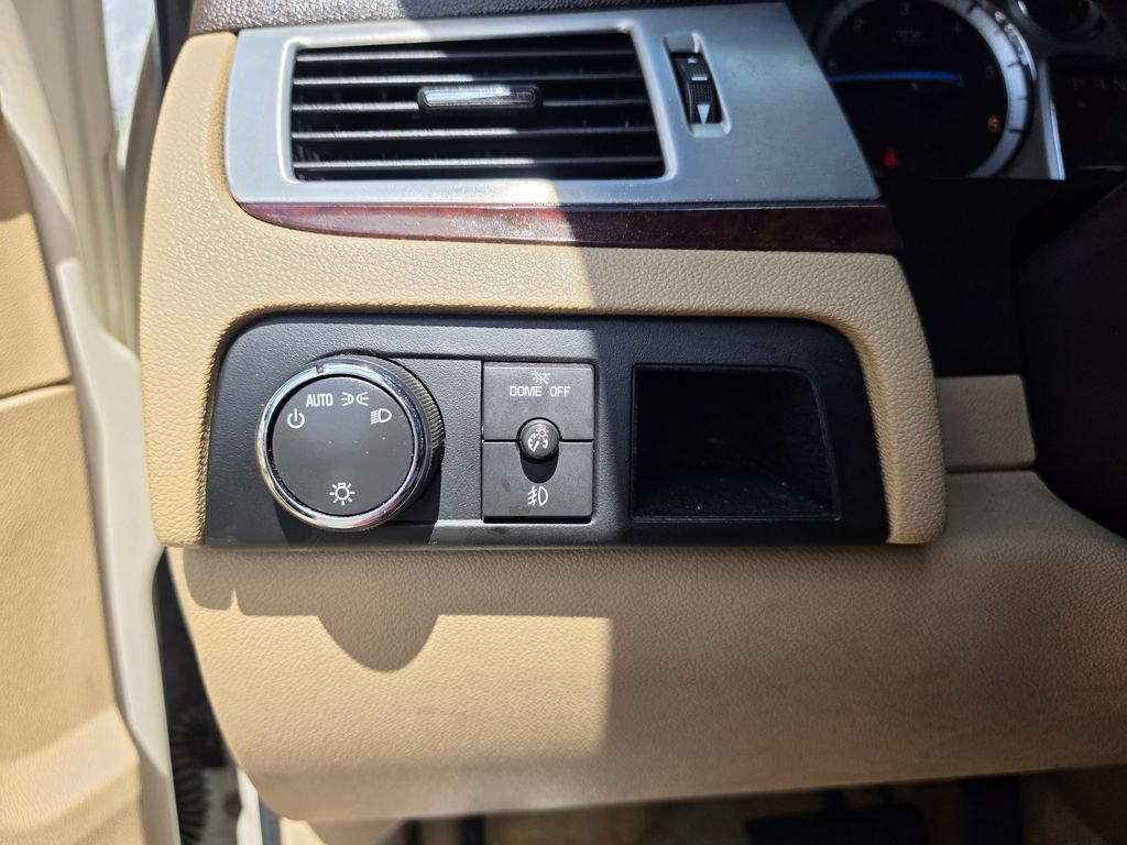 Used 2011 Cadillac Escalade ESV Premium RWD image 23