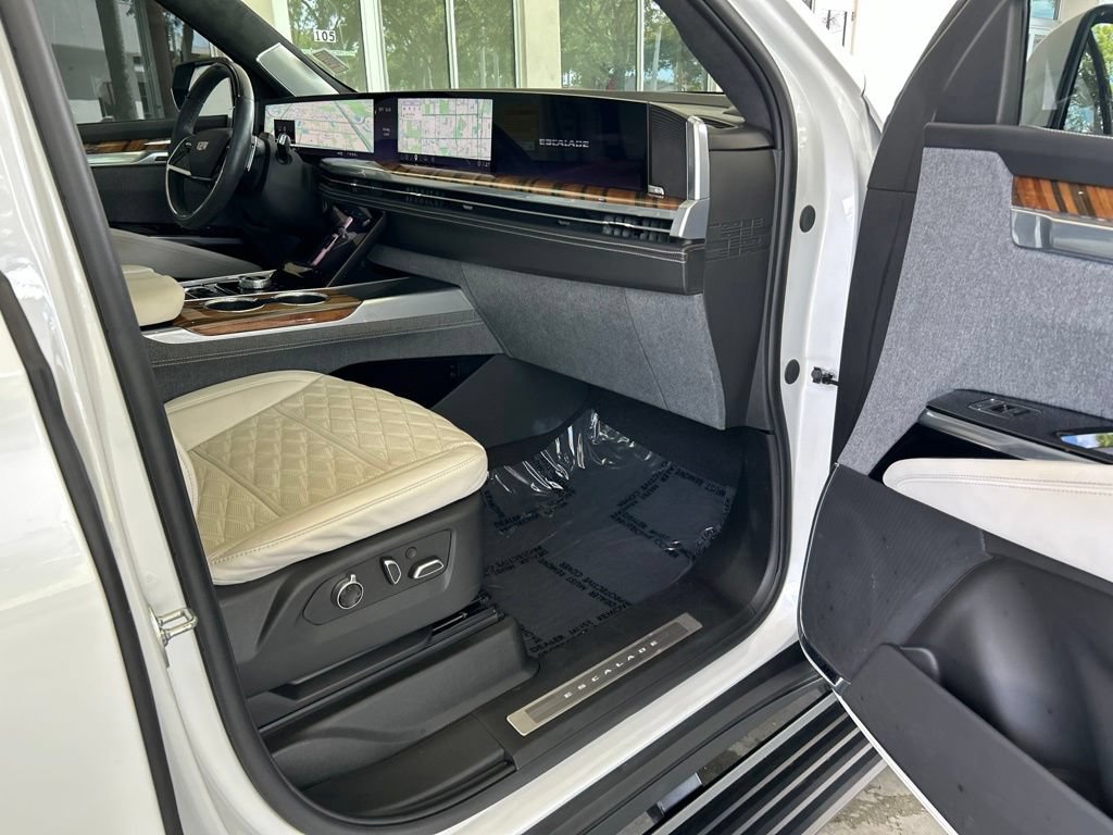 Used 2025 Cadillac Escalade Sport Platinum AWD/4WD image 37