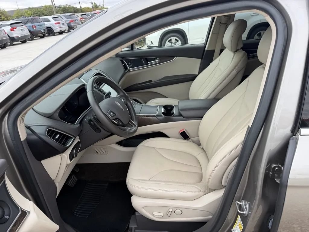 Used 2016 Lincoln MKX Select w/ Select Plus Package FWD image 14