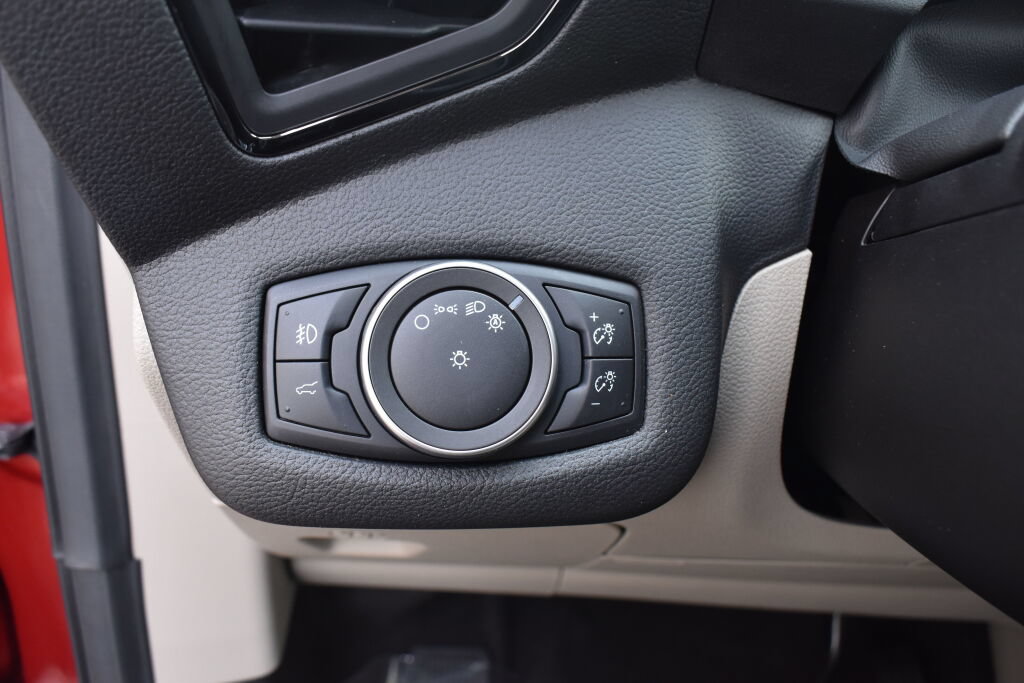 Used 2019 Ford Escape Titanium AWD/4WD image 15