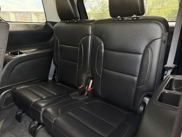 Used 2023 GMC Acadia SLT image 28