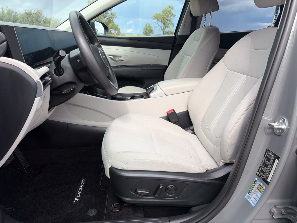 Certified 2025 Hyundai Tucson SEL AWD/4WD image 11