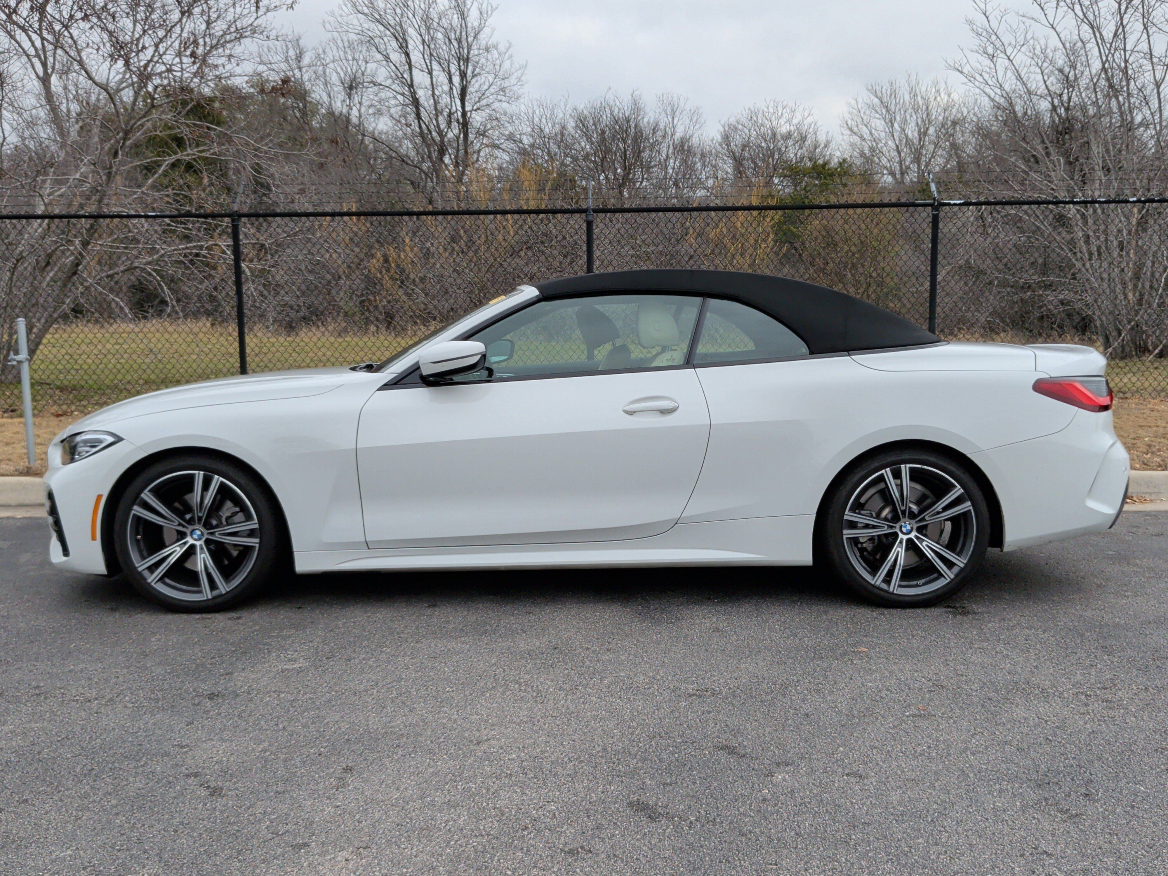 Used 2023 BMW 430i Convertible w/ M Sport Package image 10