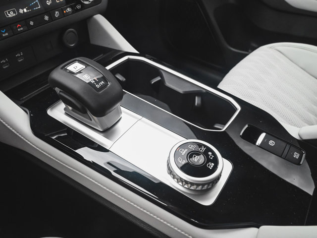 New 2025 Mitsubishi Outlander AWD image 24