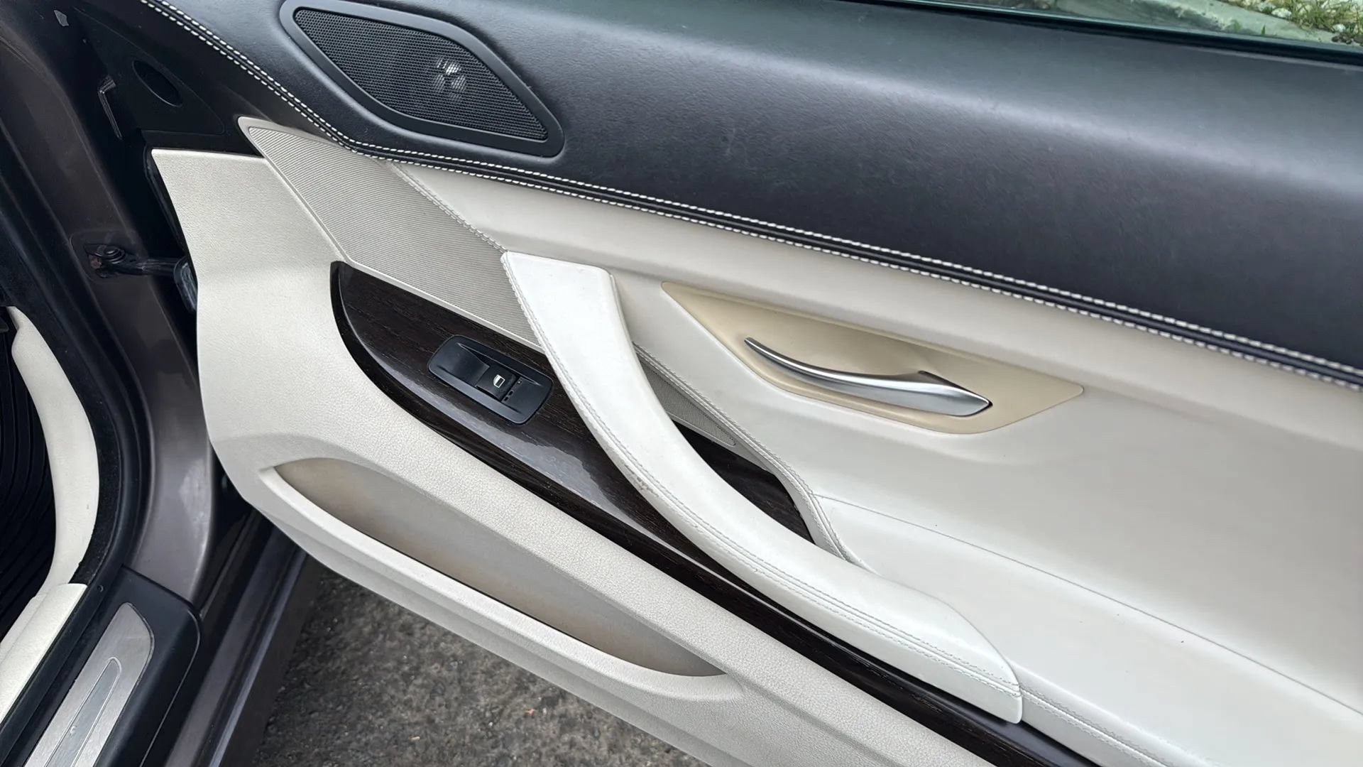 Used 2012 BMW 650i Convertible RWD image 12