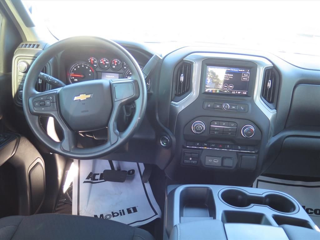 Used 2026 Chevrolet Silverado 2500 Custom w/ Custom Value Package image 15