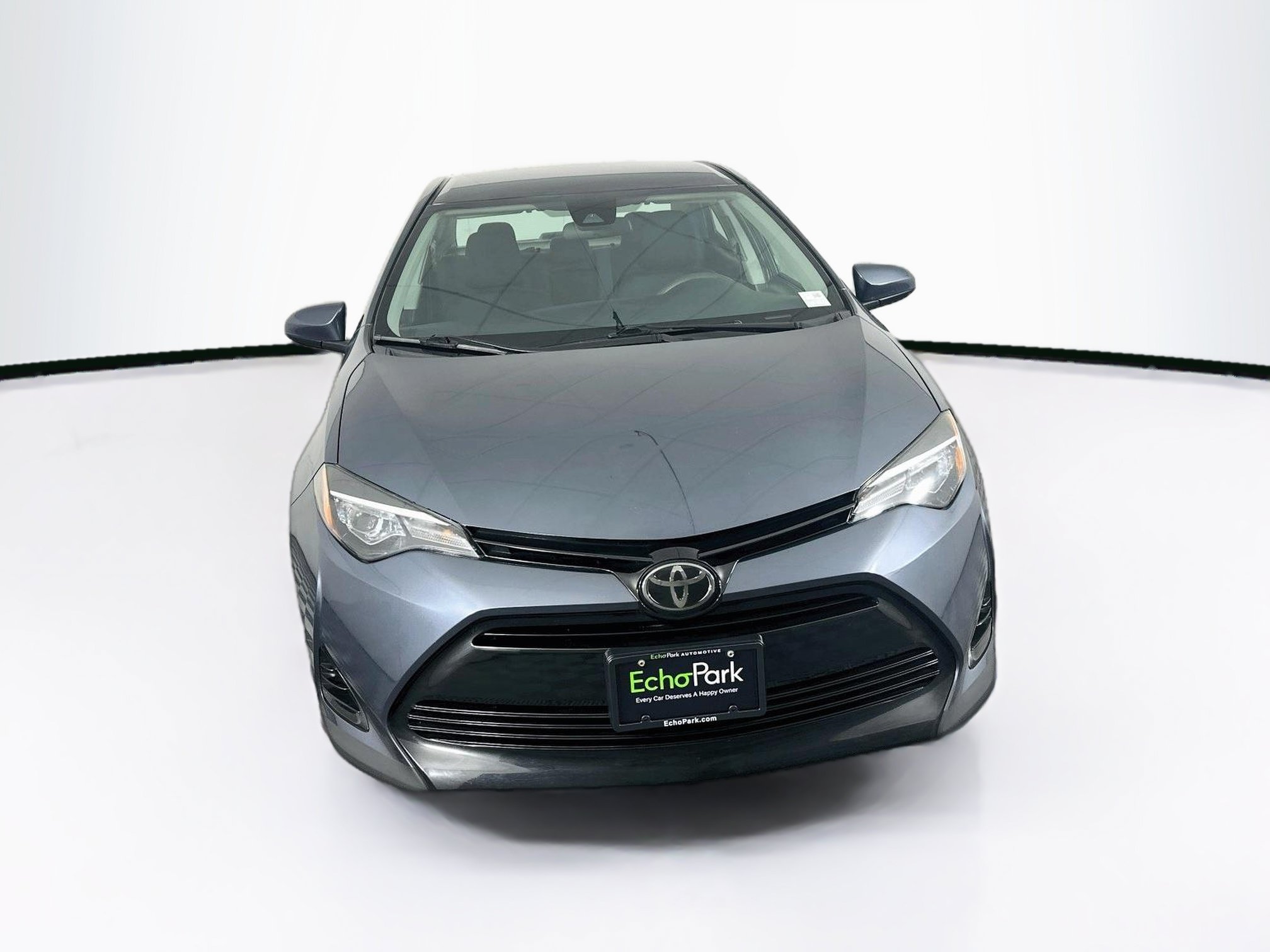 Used 2018 Toyota Corolla LE FWD image 2
