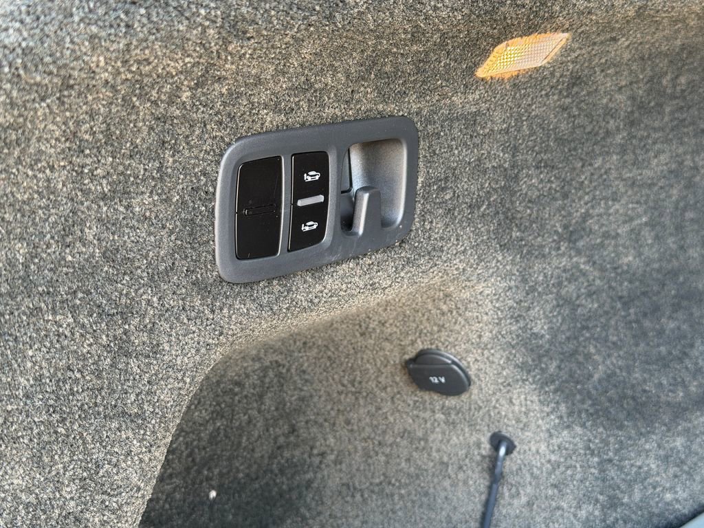 Used 2023 Bentley Bentayga image 39