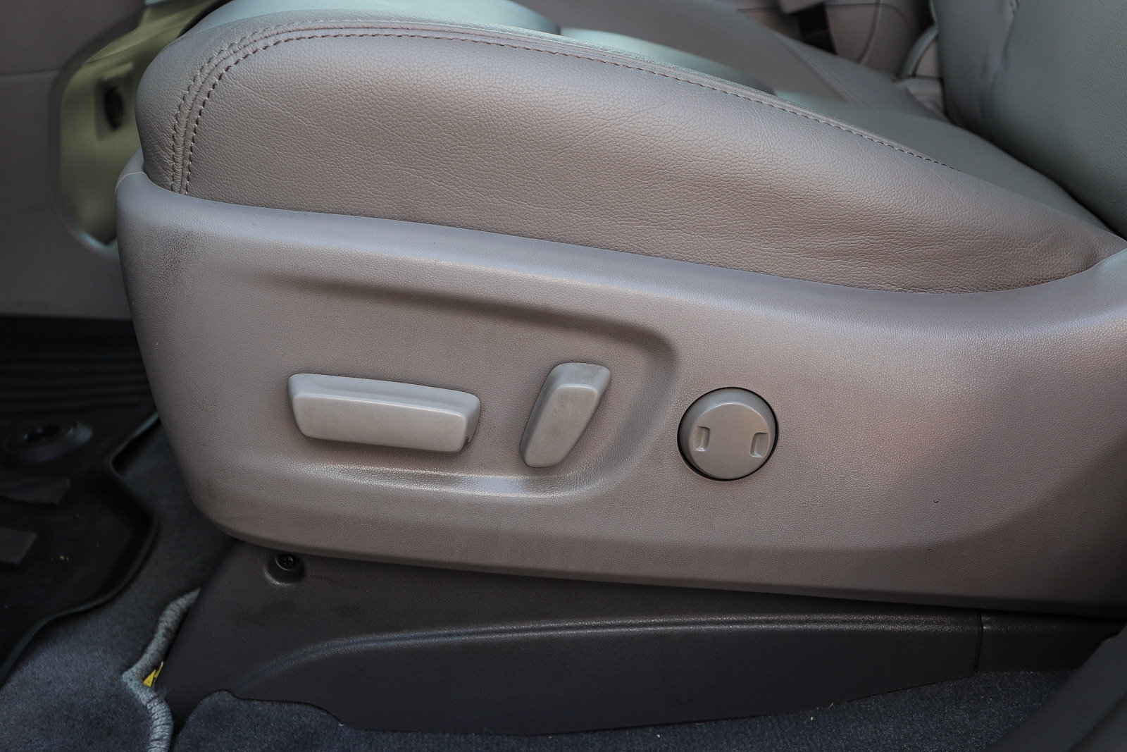 Certified 2019 Toyota Sienna XLE w/ XLE Navigation Package FWD image 28