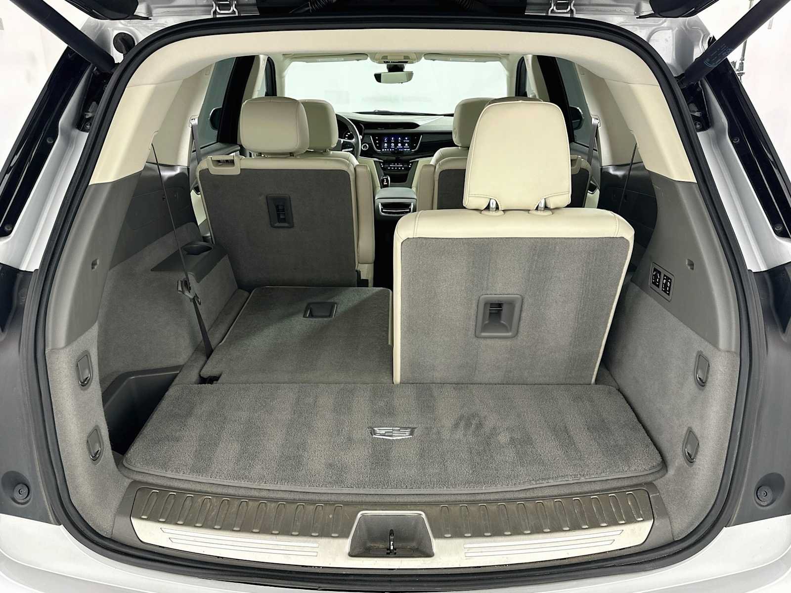 Used 2020 Cadillac XT6 Premium Luxury FWD image 25