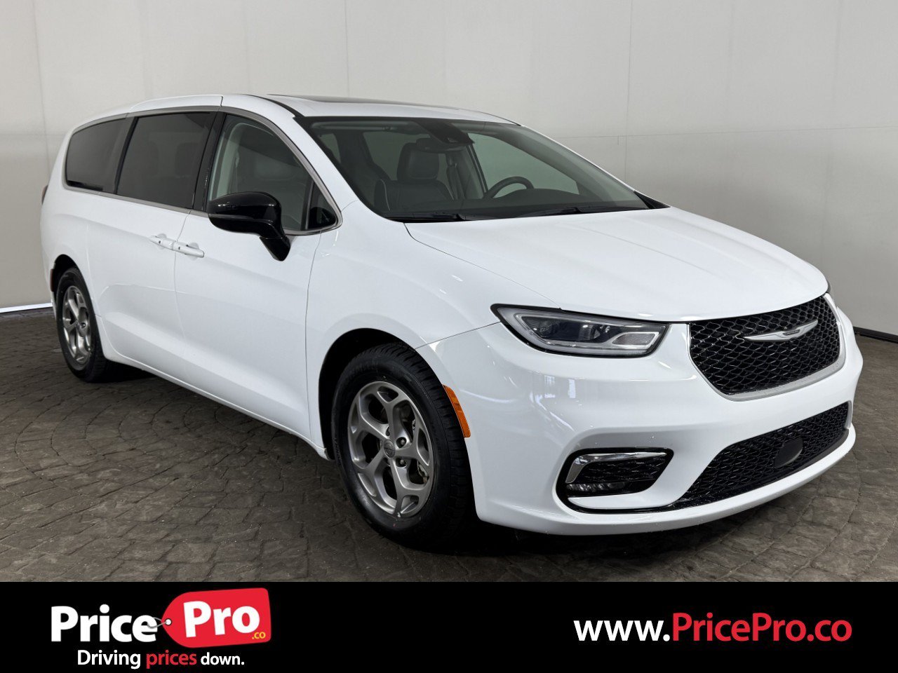 Used 2024 Chrysler Pacifica Limited