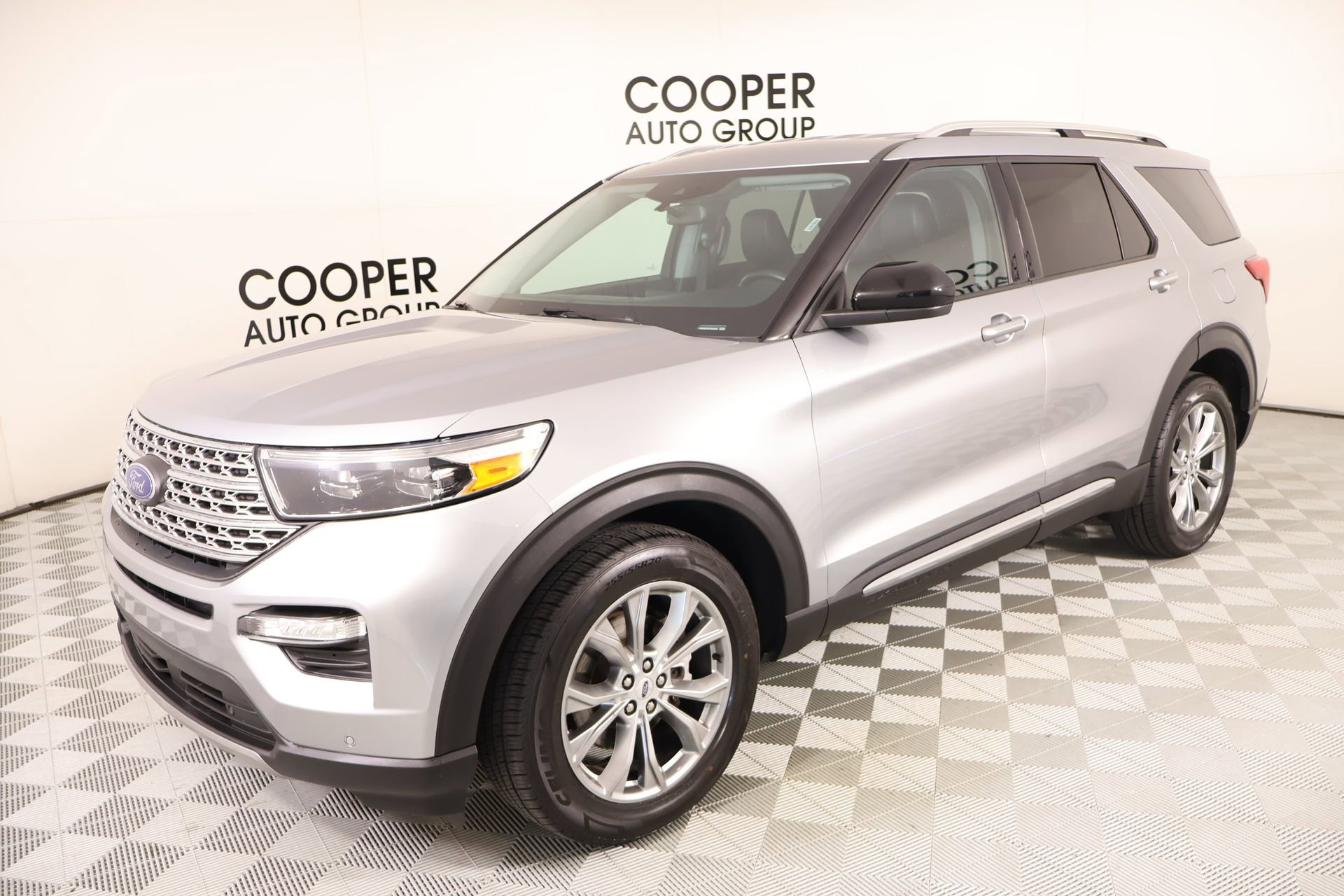 Used 2023 Ford Explorer Limited image 11