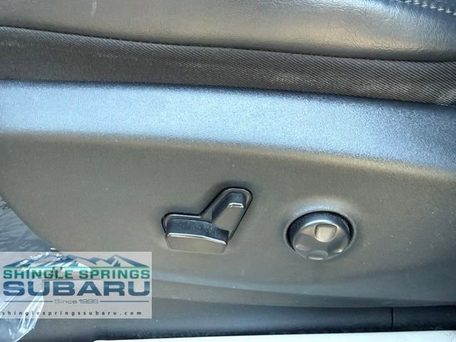 Used 2023 Chrysler Pacifica Touring-L FWD image 32