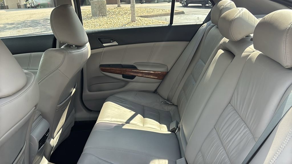 Used 2011 Honda Accord EX-L image 28