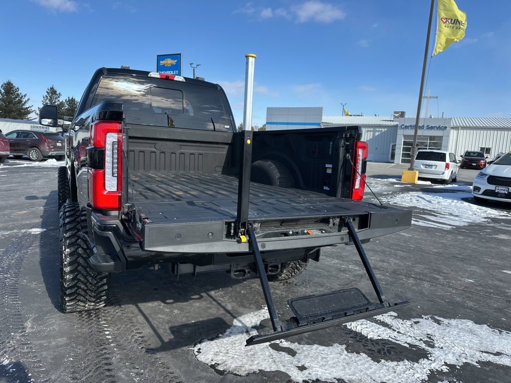 Used 2024 Ford F350 Platinum w/ FX4 Off-Road Package image 15