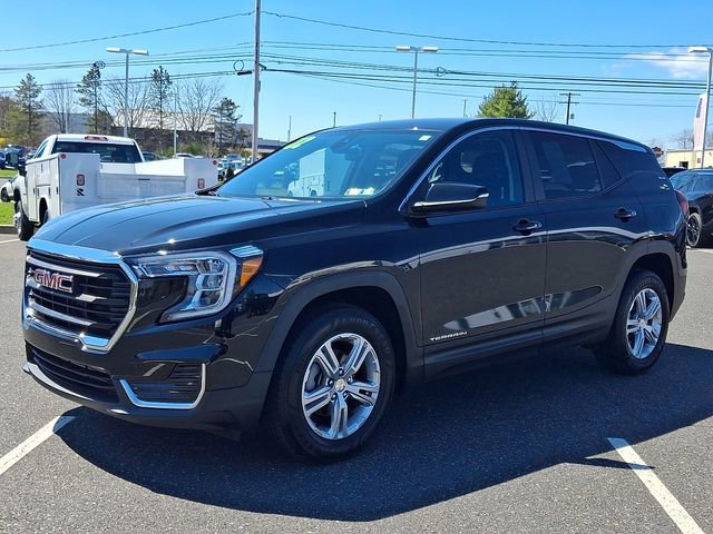 Certified 2022 GMC Terrain SLE image 3