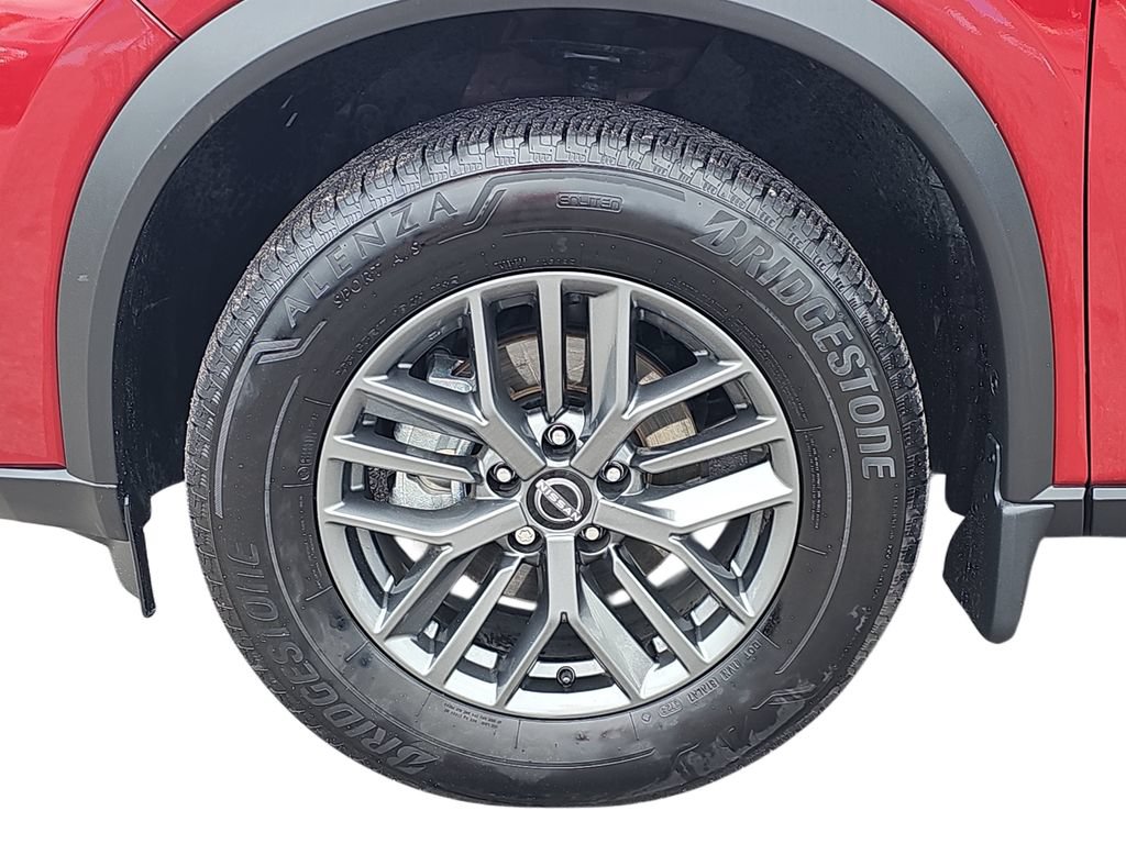 Used 2025 Nissan Rogue S FWD image 29