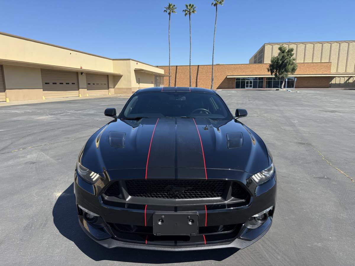 Used 2017 Ford Mustang GT Premium w/ Equipment Group 401A image 2
