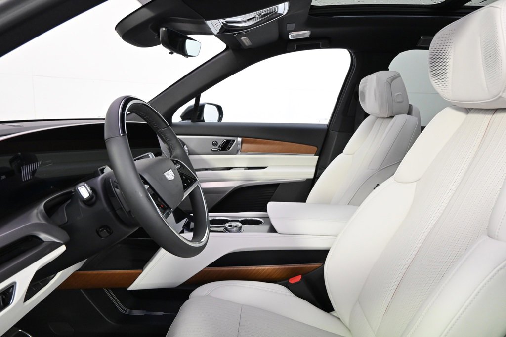 New 2026 Cadillac Vistiq Sport w/ LPO, Floor Liner Package image 13