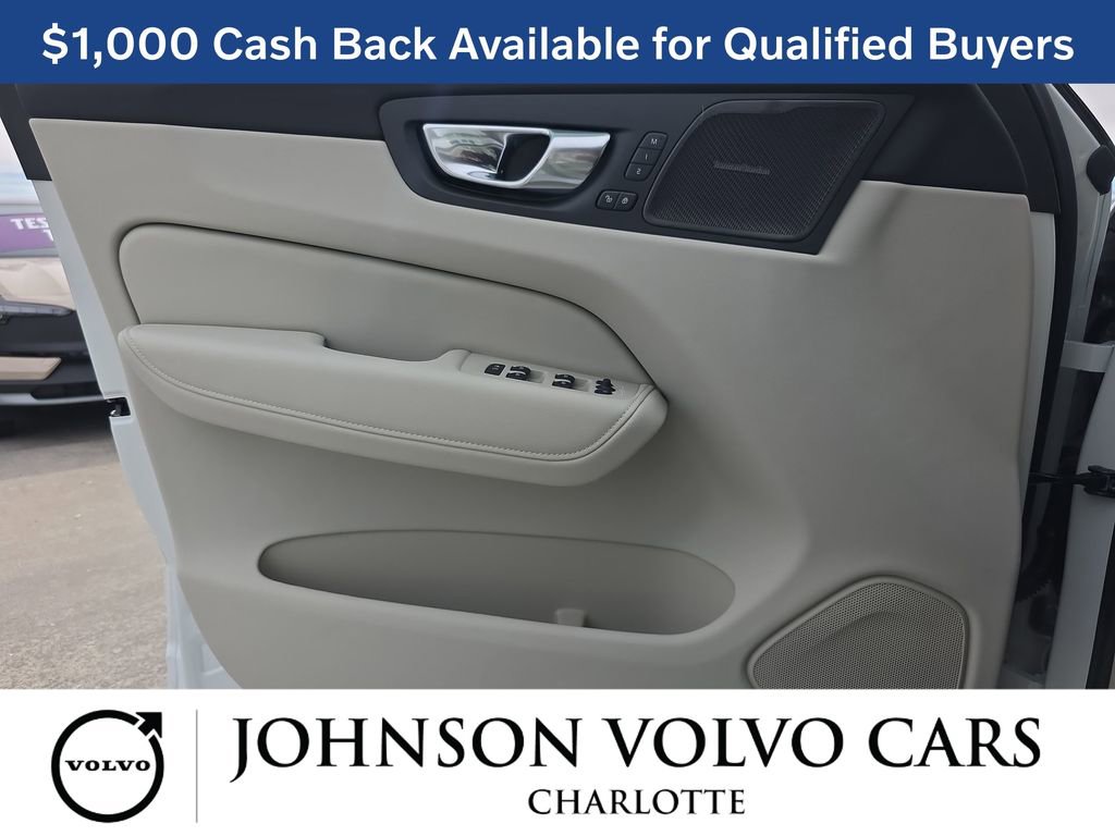 New 2026 Volvo XC60 T8 Ultra w/ Protection Package Premier image 28