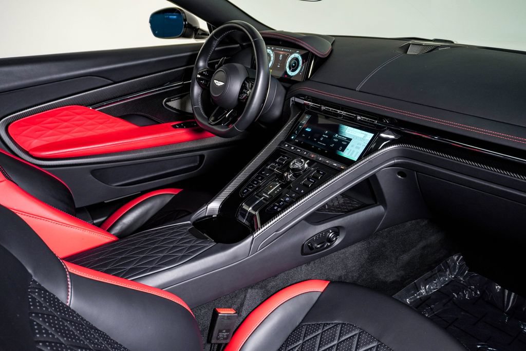 Used 2024 Aston Martin DB12 Coupe RWD image 17