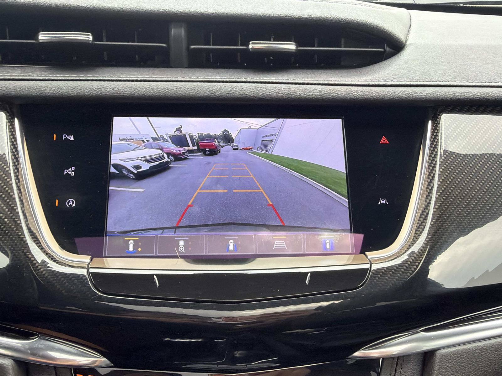 Certified 2023 Cadillac XT6 Sport w/ Technology Package AWD/4WD image 25