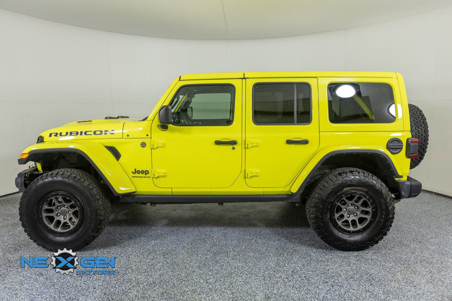 Used 2023 Jeep Wrangler Unlimited Rubicon 392 w/ Xtreme Recon 35" Tire Package AWD/4WD image 4