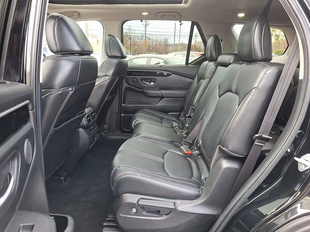 Used 2025 Honda Pilot Touring image 10