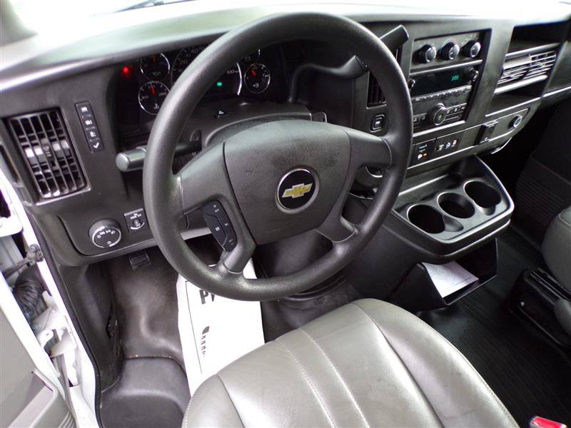 Used 2017 Chevrolet Express 3500 LS RWD image 16