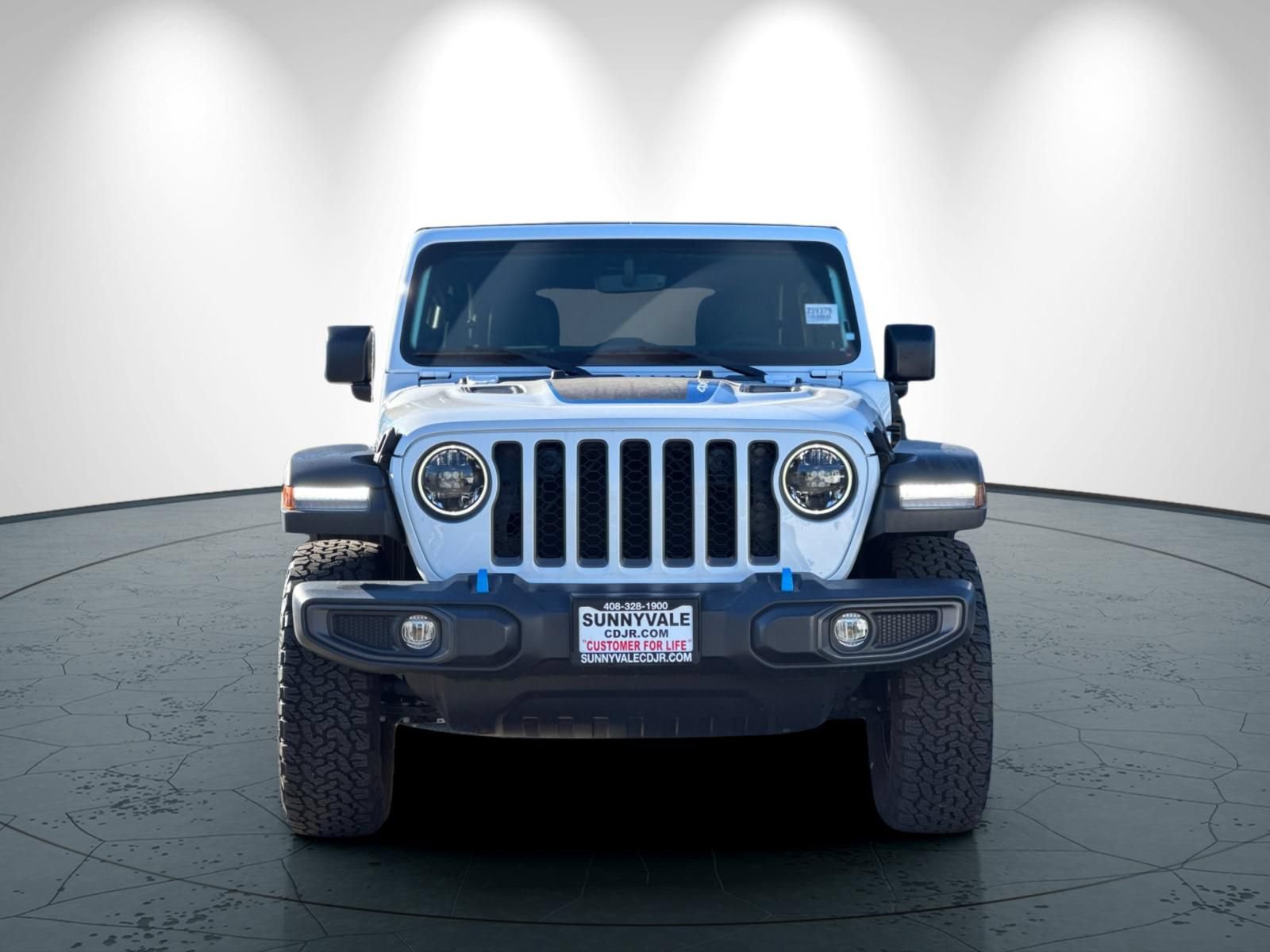 New 2023 Jeep Wrangler Unlimited Rubicon 4xe w/ Cold Weather Group AWD/4WD image 9
