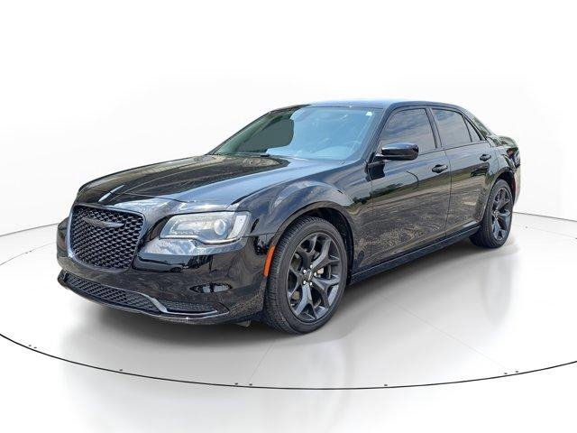 Used 2023 Chrysler 300 Touring w/ Sport Appearance Package image 2