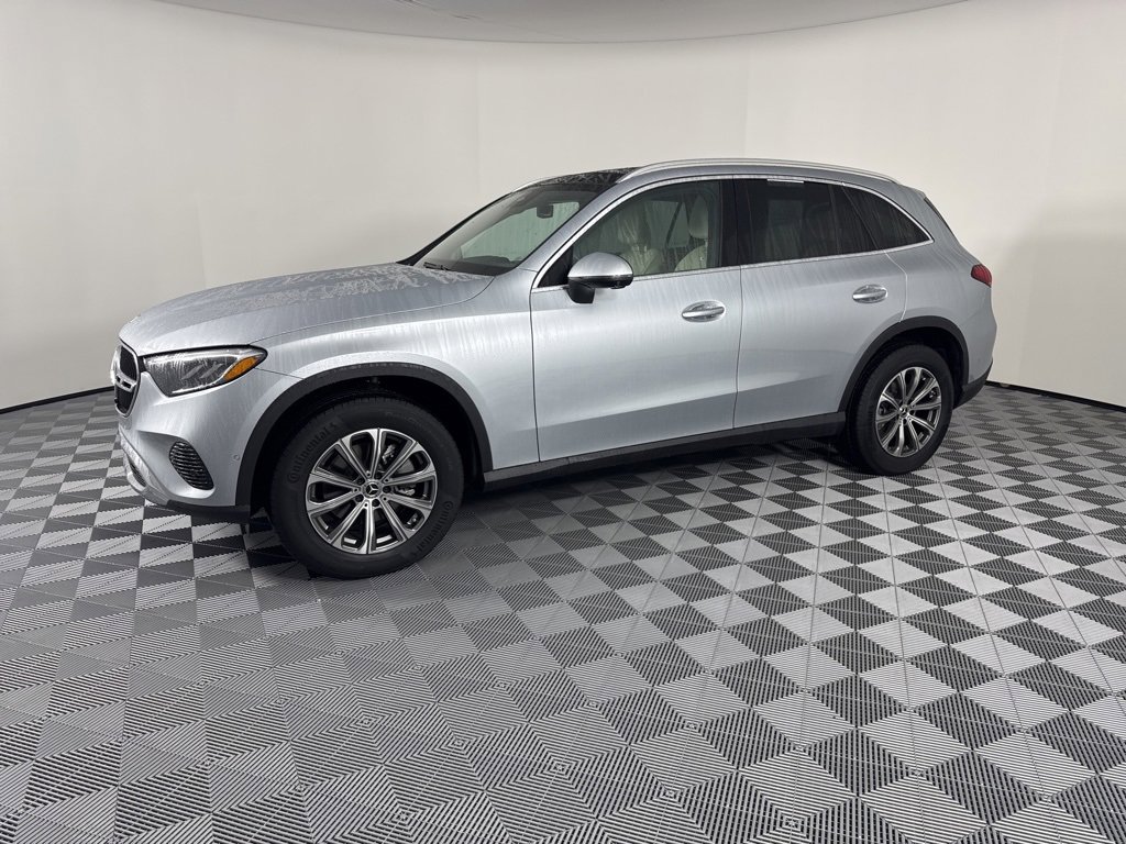 Certified 2025 Mercedes-Benz GLC 300 4MATIC image 10