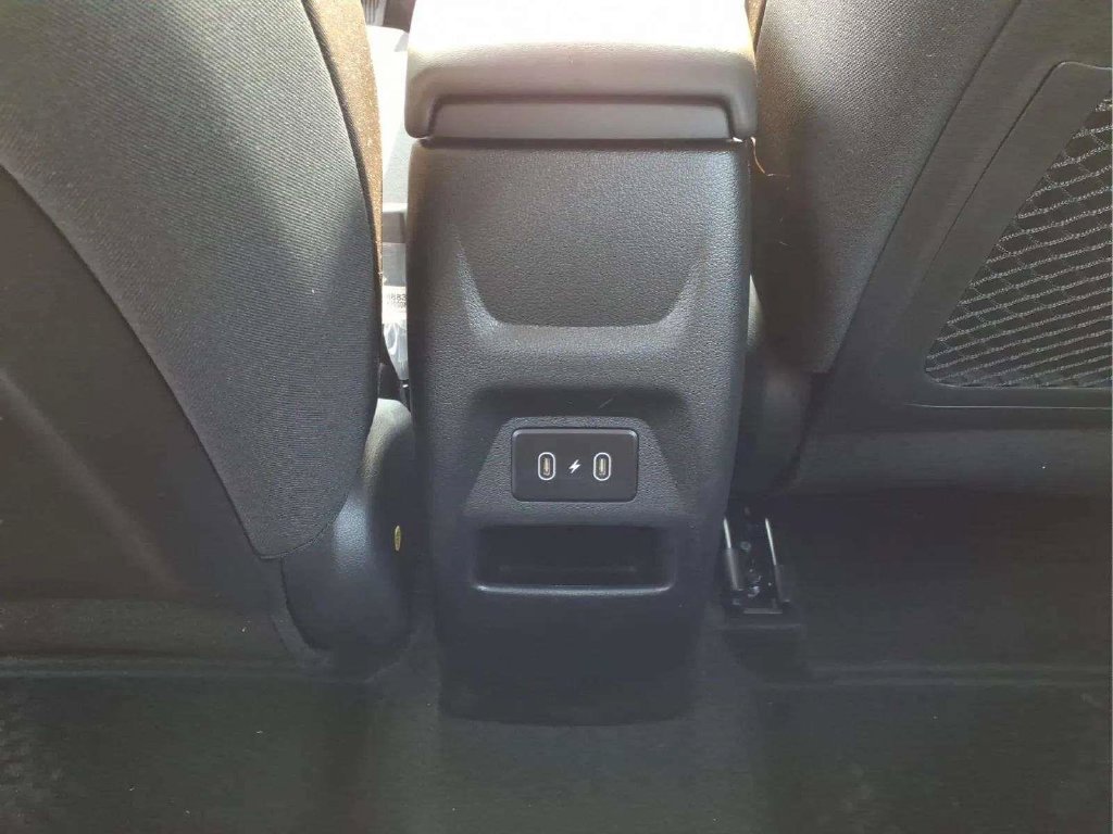New 2026 Hyundai Venue SEL FWD image 12