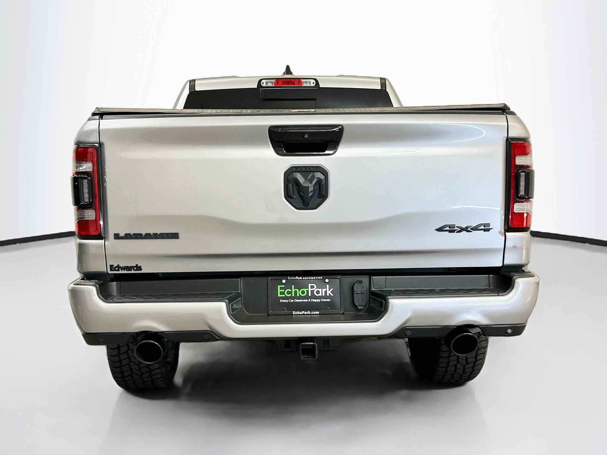 Used 2024 RAM 1500 Laramie AWD/4WD image 7