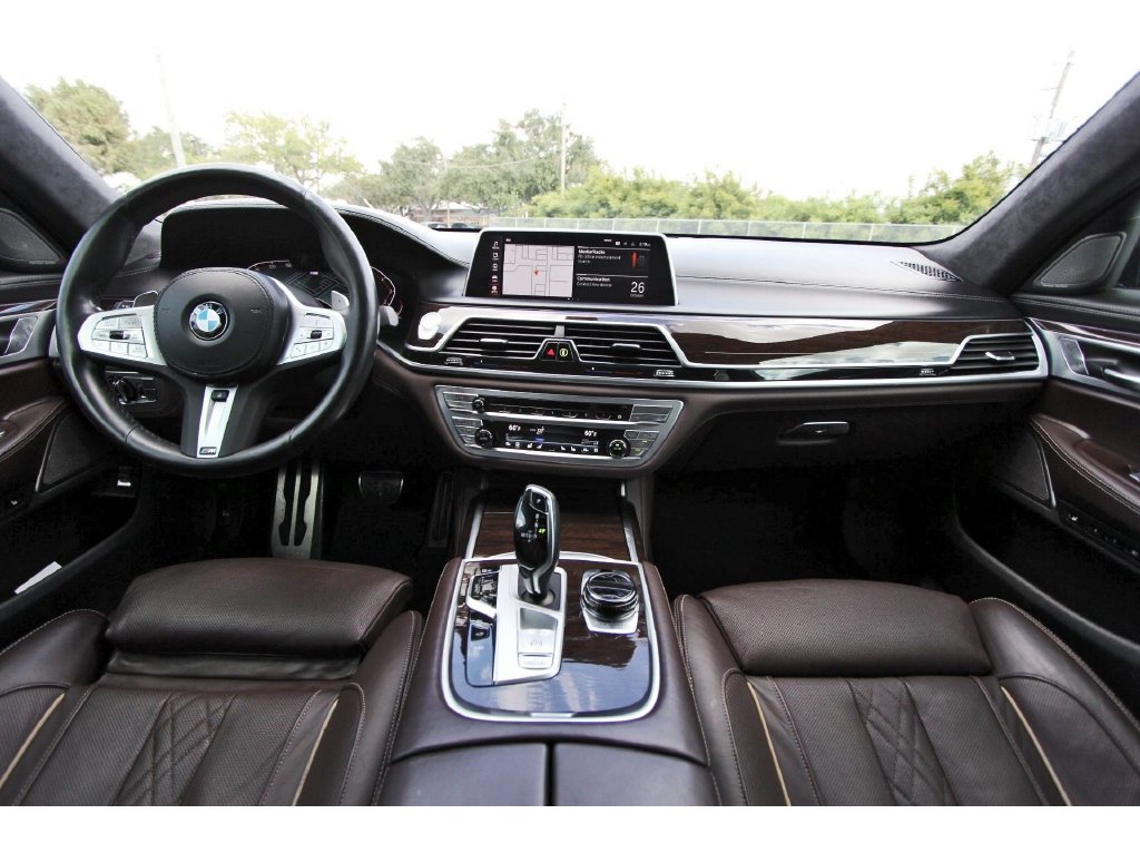 Used 2022 BMW 750i xDrive w/ Executive Package AWD/4WD image 10