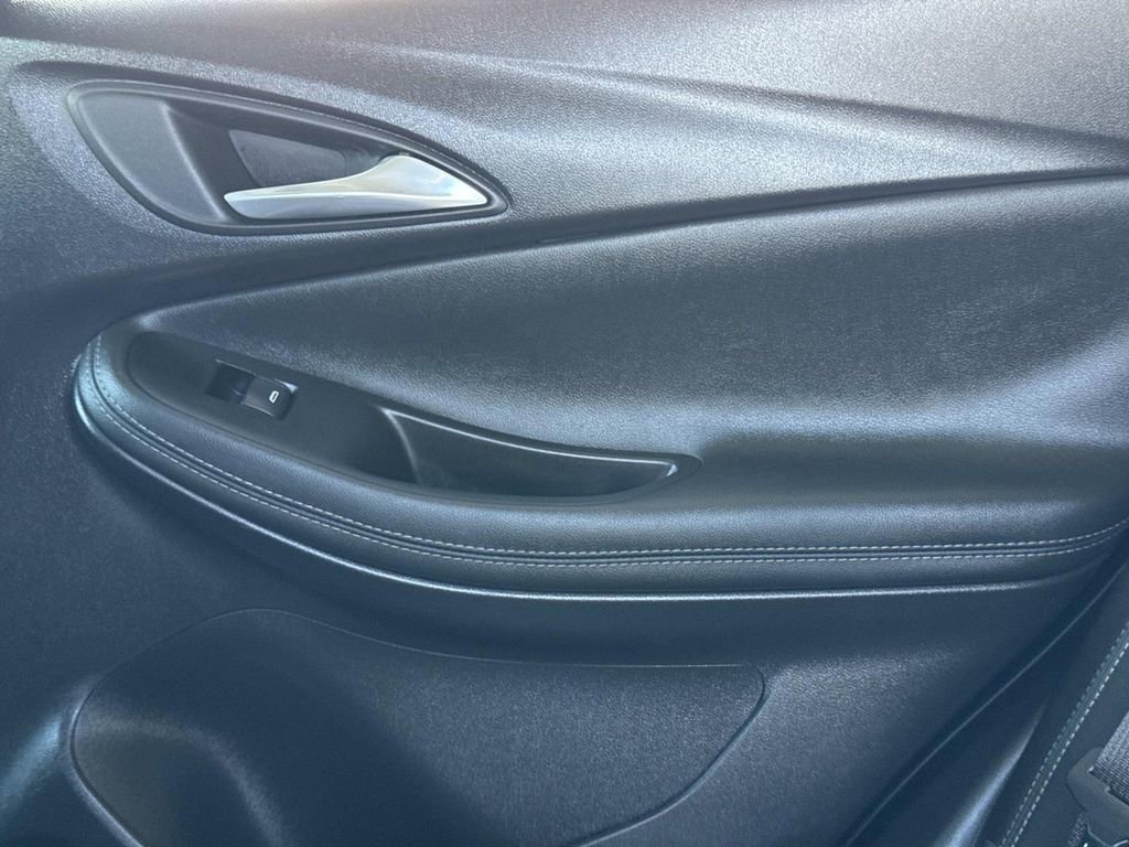 Used 2022 Buick Encore GX Essence w/ Advanced Technology Package image 17