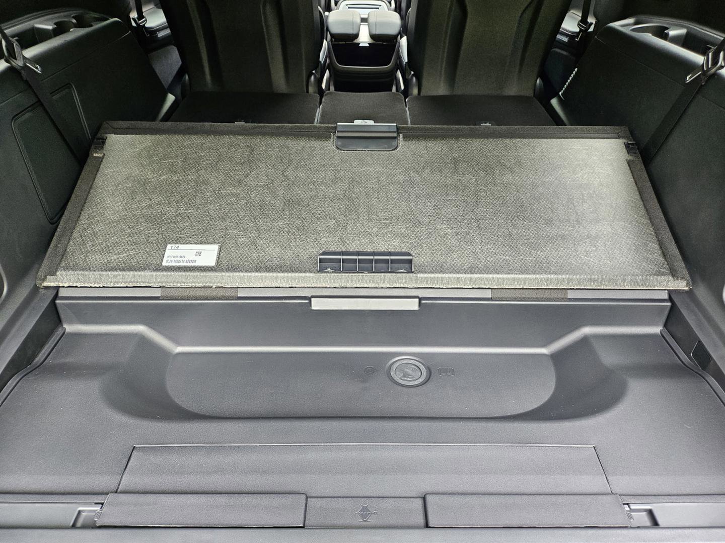 New 2025 Lincoln Navigator L Reserve w/ Jet Appearance Package image 37