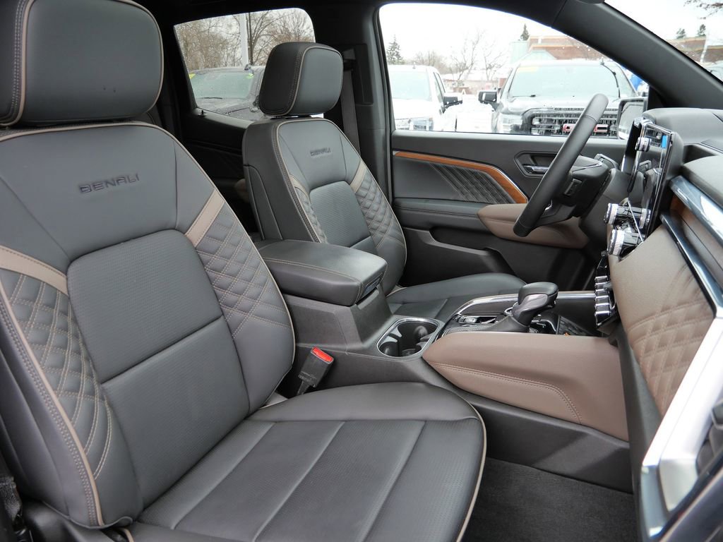 Used 2024 GMC Canyon Denali AWD/4WD image 15