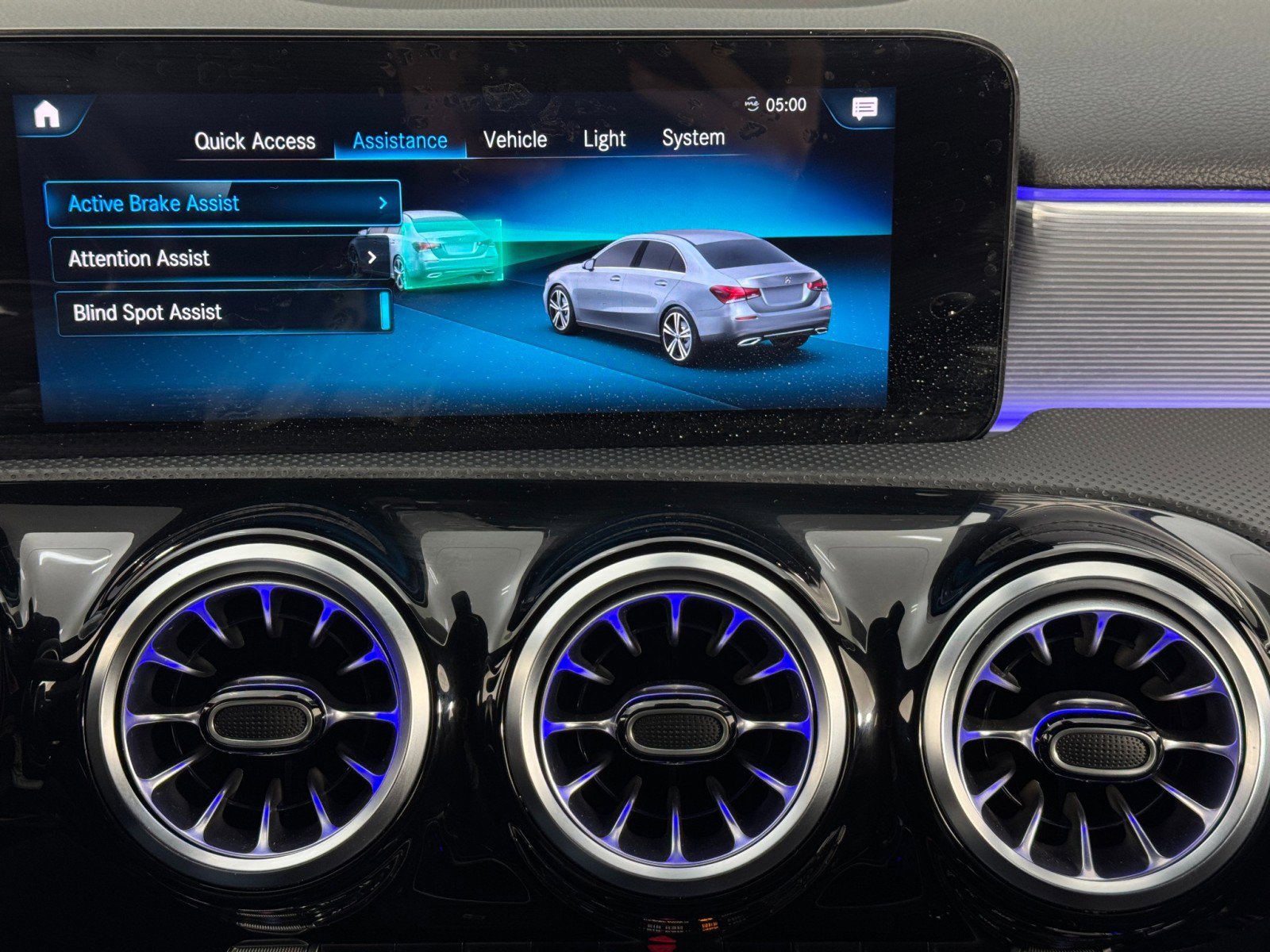 Used 2022 Mercedes-Benz A 220 image 28