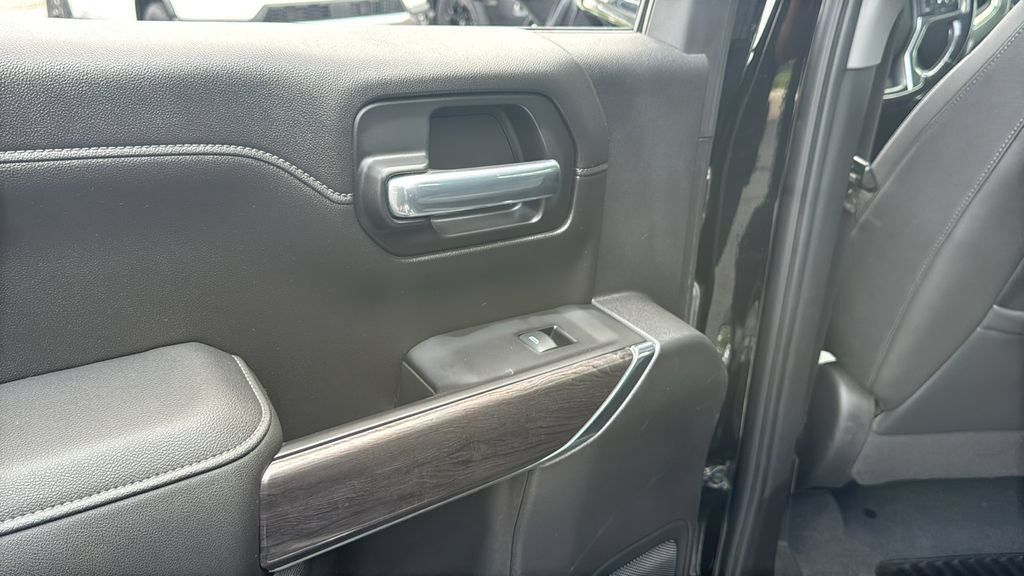 Used 2021 Chevrolet Silverado 1500 LTZ AWD/4WD image 23