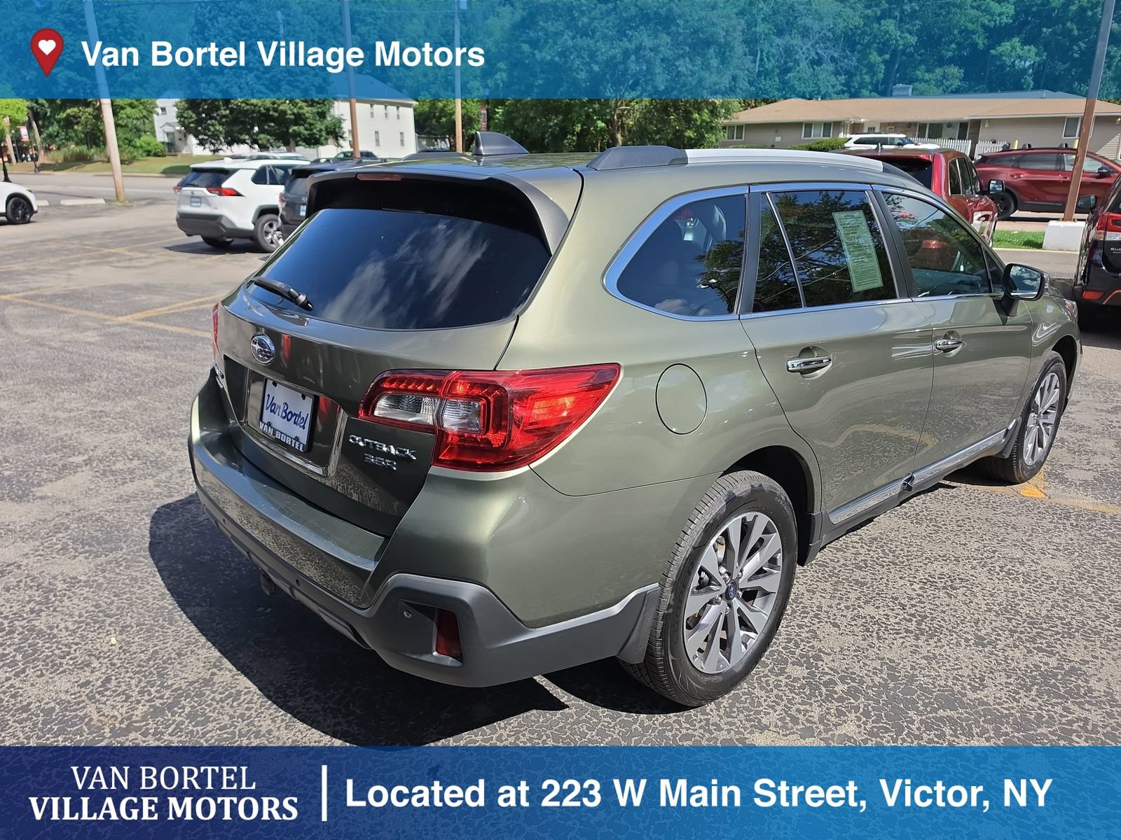 Used 2019 Subaru Outback 3.6R Touring AWD/4WD image 5
