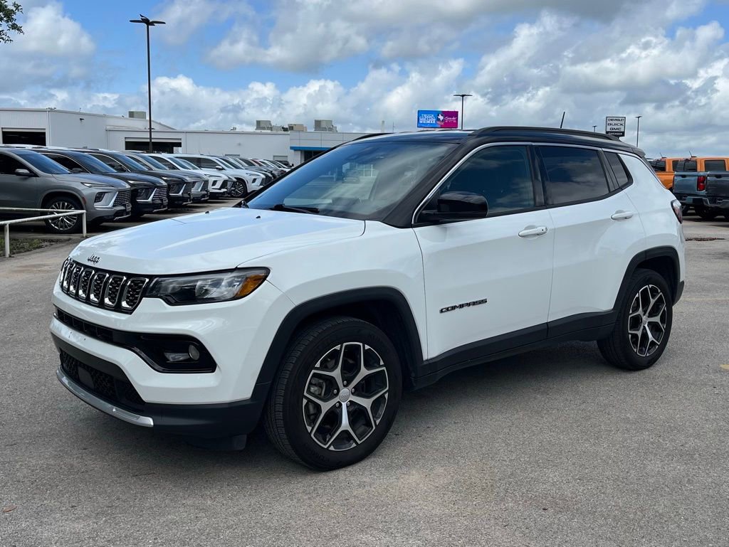 Used 2024 Jeep Compass Limited AWD/4WD image 1