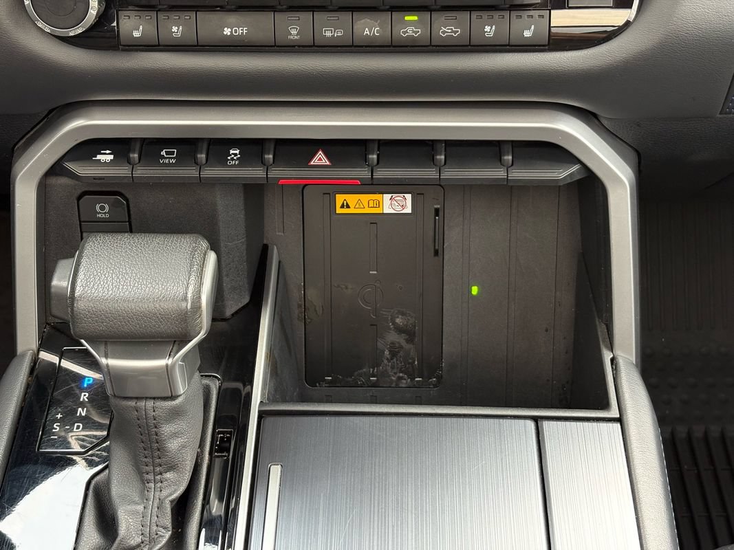 Used 2024 Toyota Tundra Platinum AWD/4WD image 19