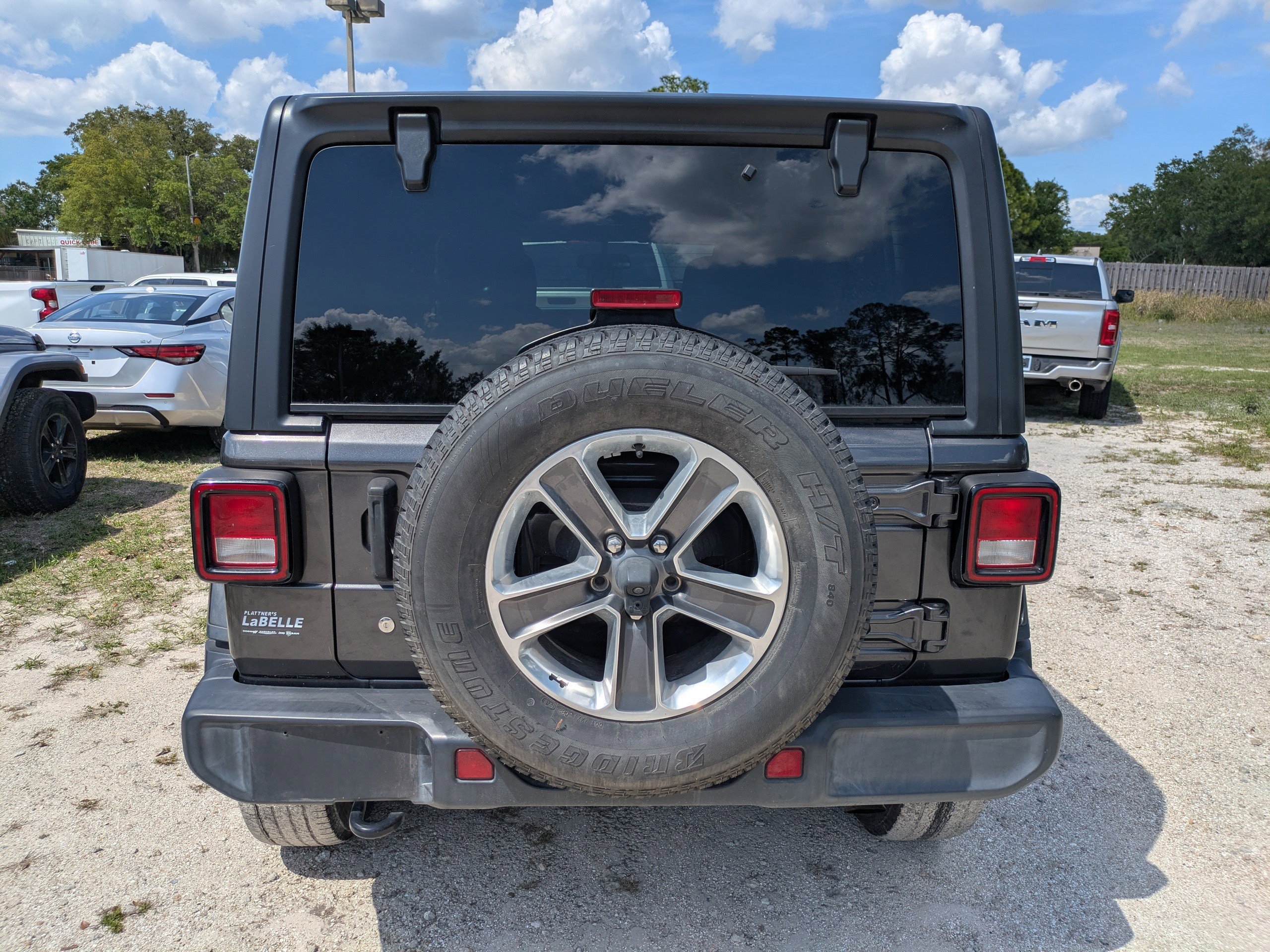 Used 2020 Jeep Wrangler Unlimited Sahara AWD/4WD image 5