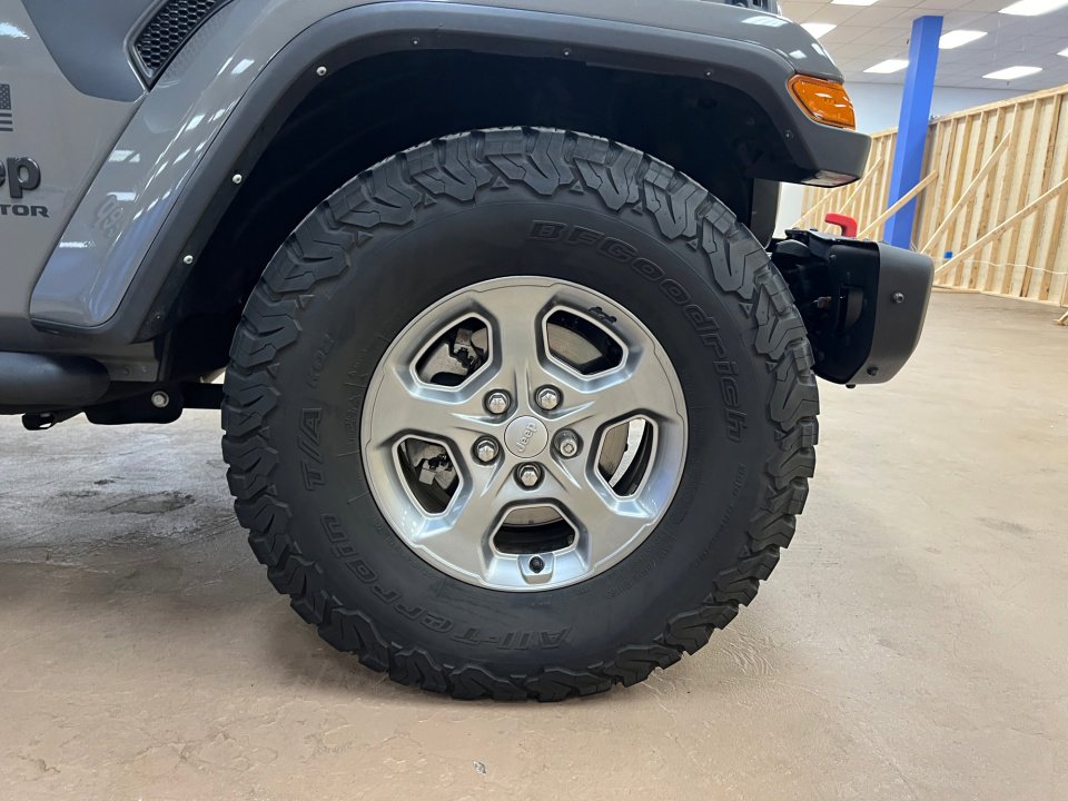 Used 2021 Jeep Gladiator Sport image 29