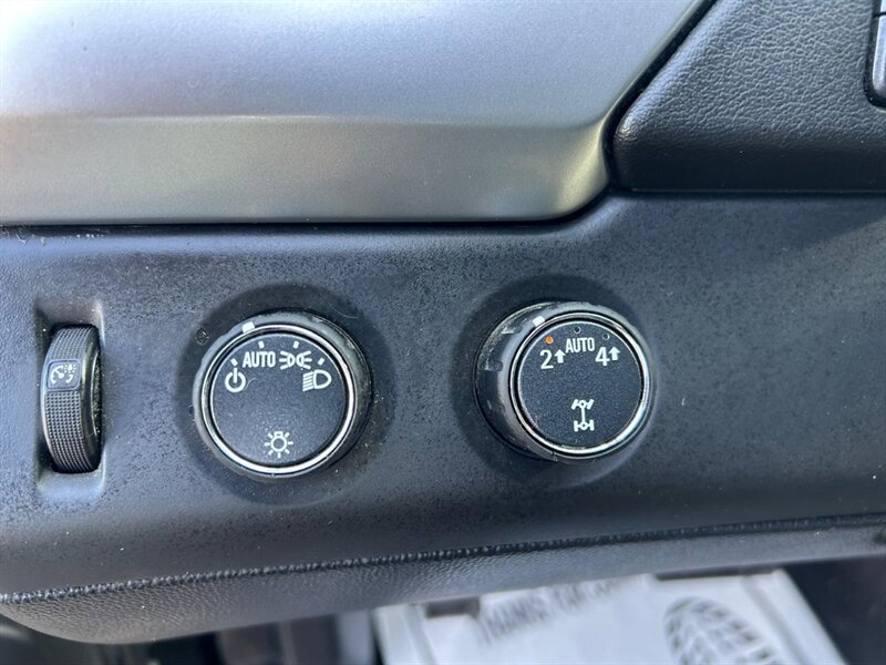 Used 2020 Chevrolet Suburban LT AWD/4WD image 12