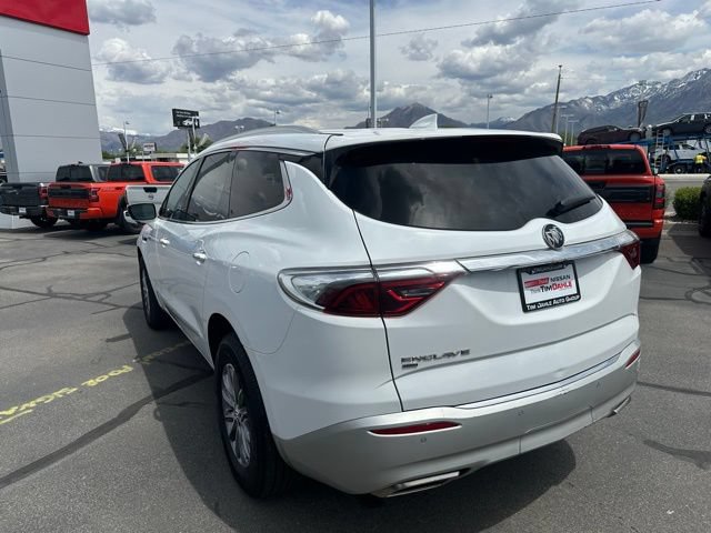 Used 2024 Buick Enclave Premium AWD/4WD image 9