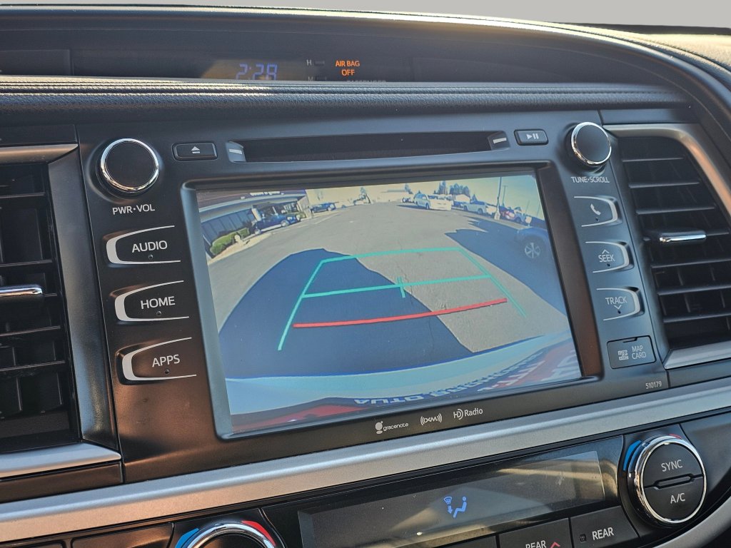 Used 2017 Toyota Highlander SE image 8